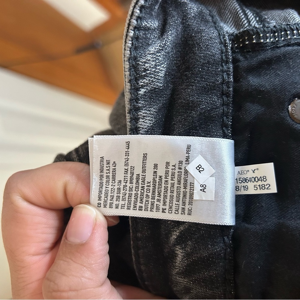 American Eagle Outfitters Black and Gray Skinny Jeans with Distressed Finish - Picture 9 of 9